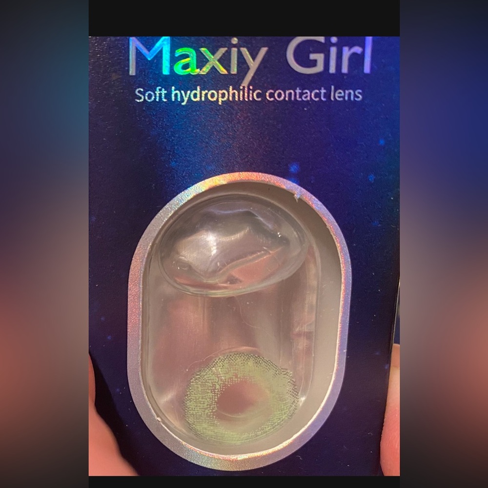 Maxi girl eye enhancers